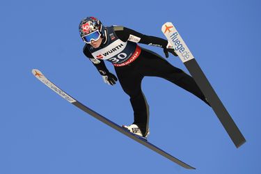MS v letoch na lyžiach: Nór Lindvik získal zlato na domácom mostíku