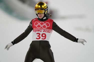 ZOH 2022: Slovinka Bogatajová získala zlato na strednom mostíku