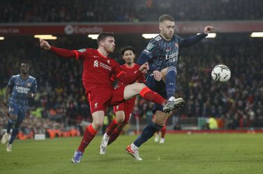 EFL Cup: Liverpool nedokázal využiť vylúčenie Xhaku, s Arsenalom uhral nerozhodný výsledok