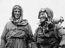 Edmund hillary tenzing norgay vystroj