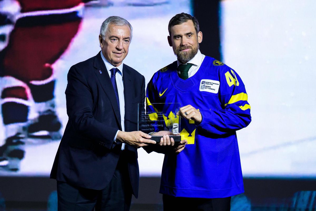 Un légendaire gardien de but suédois ou français a été intronisé au Temple de la renommée de l’IIHF