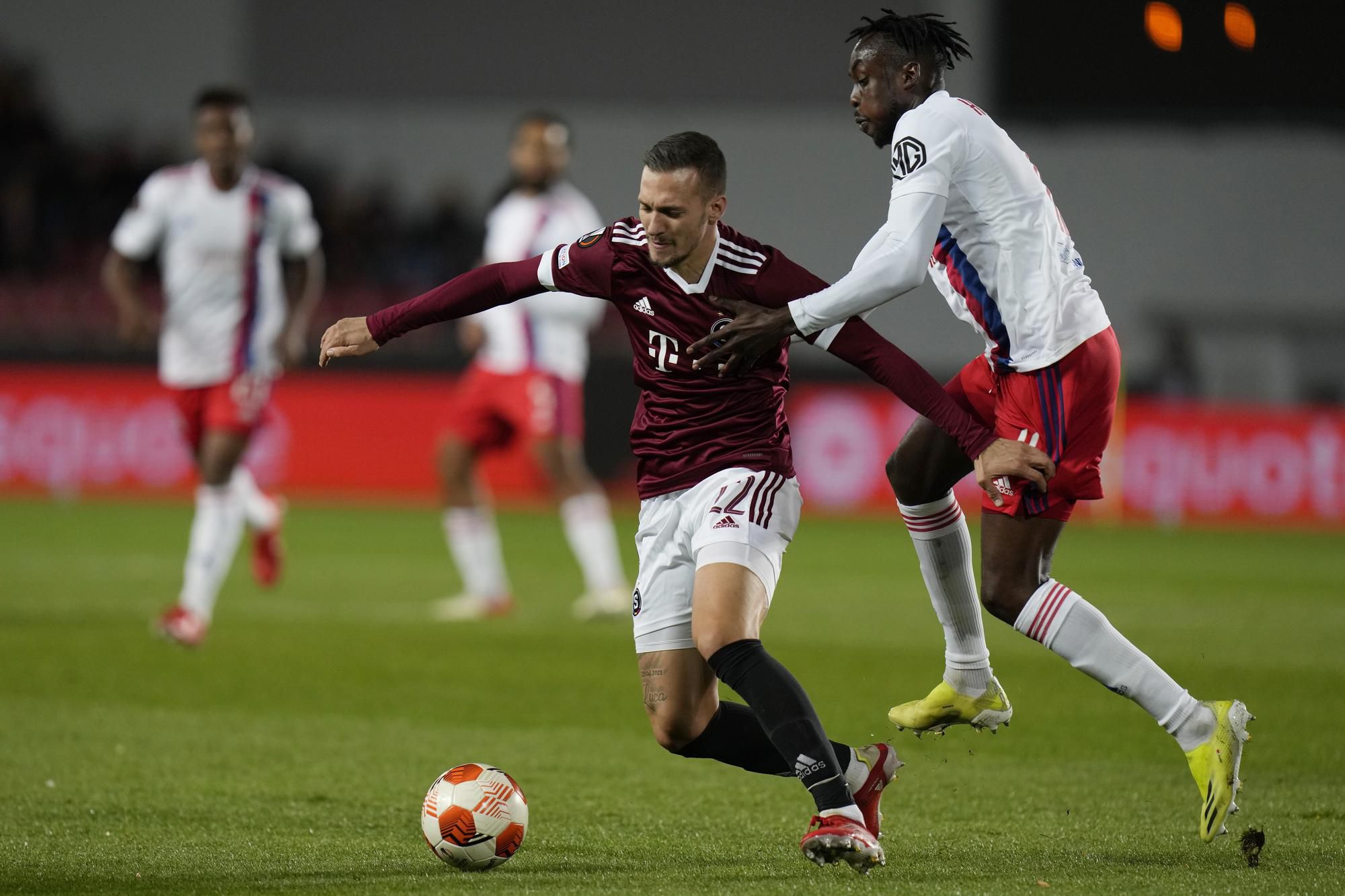 Lukáš Haraslín v zápase AC Sparta Praha - Olympique Lyon