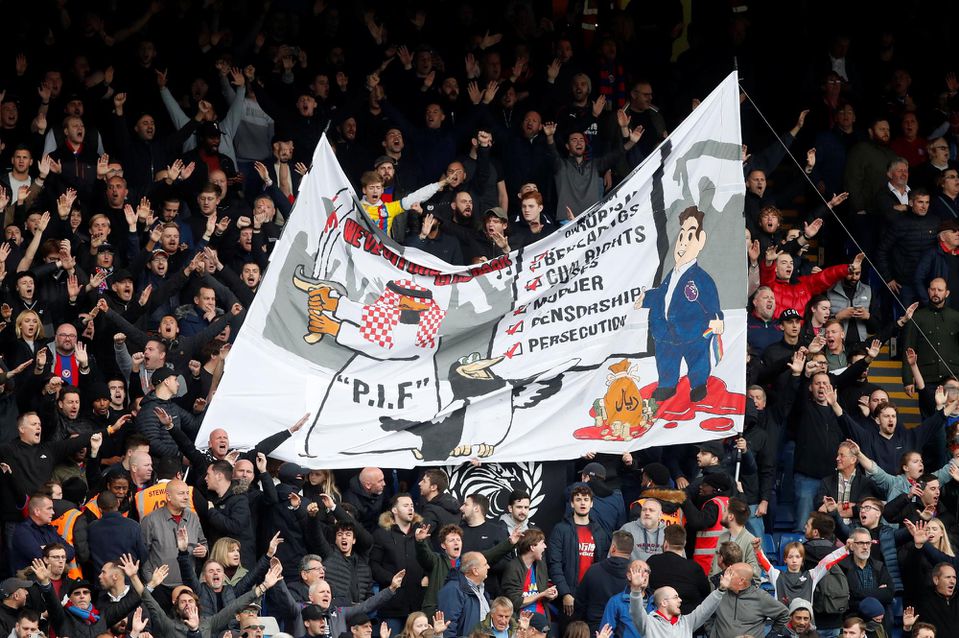 Fanúšikovia Crystal Palace protestujú proti novým majiteľom Newcastle United