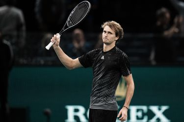 ATP Paríž: Zverev posledným postupujúcim do semifinále, v ňom vyzve Medvedeva