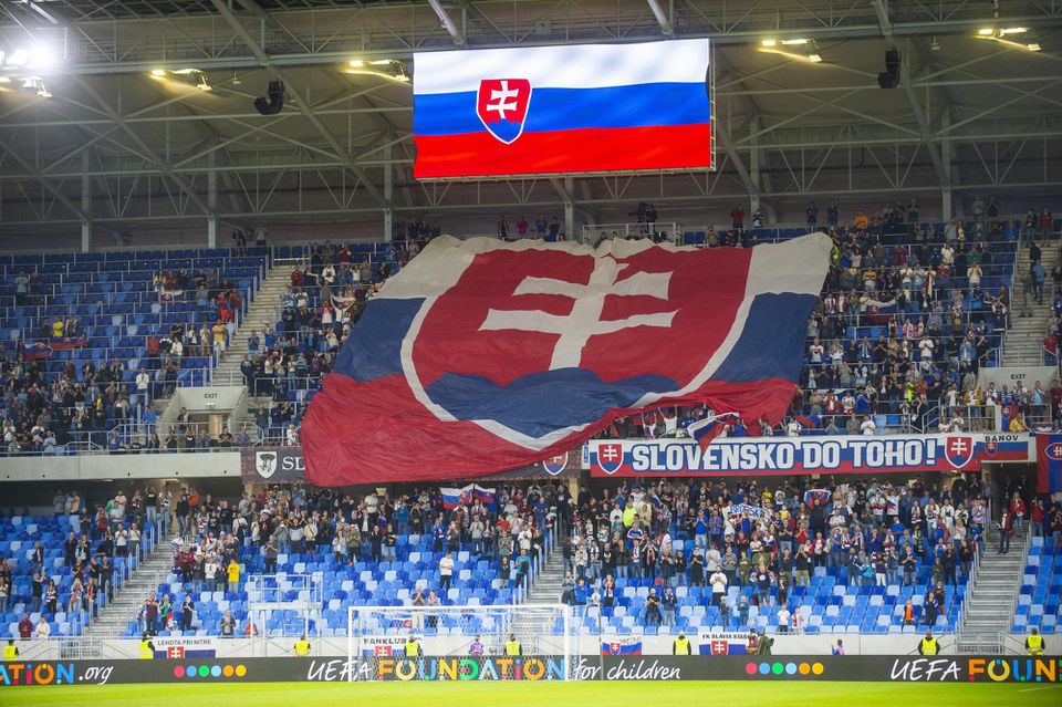 Slovenskí fanúšikovia počas zápasu Slovensko - Chorvátsko (kvalifikácia MS 2022)