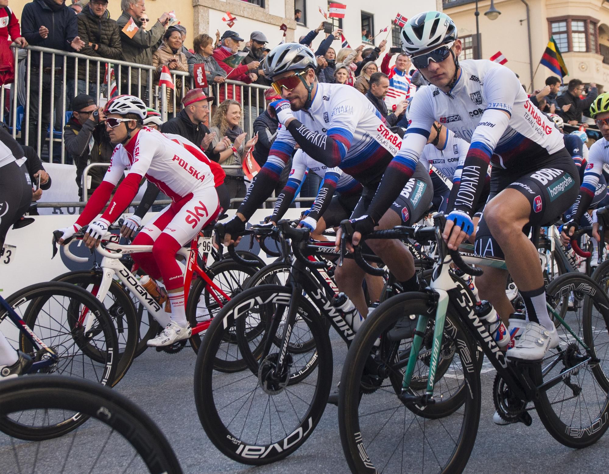 Peter Sagan a vpravo Erik Baška