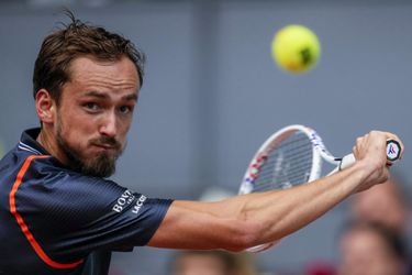 ATP Madrid: Medvedev si postrážil postup do osemfinále. Lehečka uhral iba dva gemy