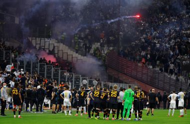 Obavy sa naplnili. Duel Marseille - Galatasaray narušili výtržnosti fanúšikov
