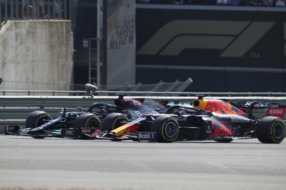 Lewis Hamilton a Max Verstappen.