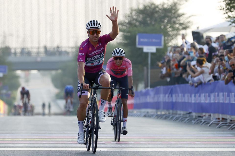 Peter Sagan víťazí na pretekoch kritérium Giro d´Italia