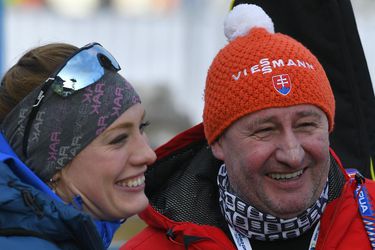 Šéf Tímu Fialky Peter Fialka stále verí, že olympijská sezóna sa v podaní jeho dcér „na dobré obráti“