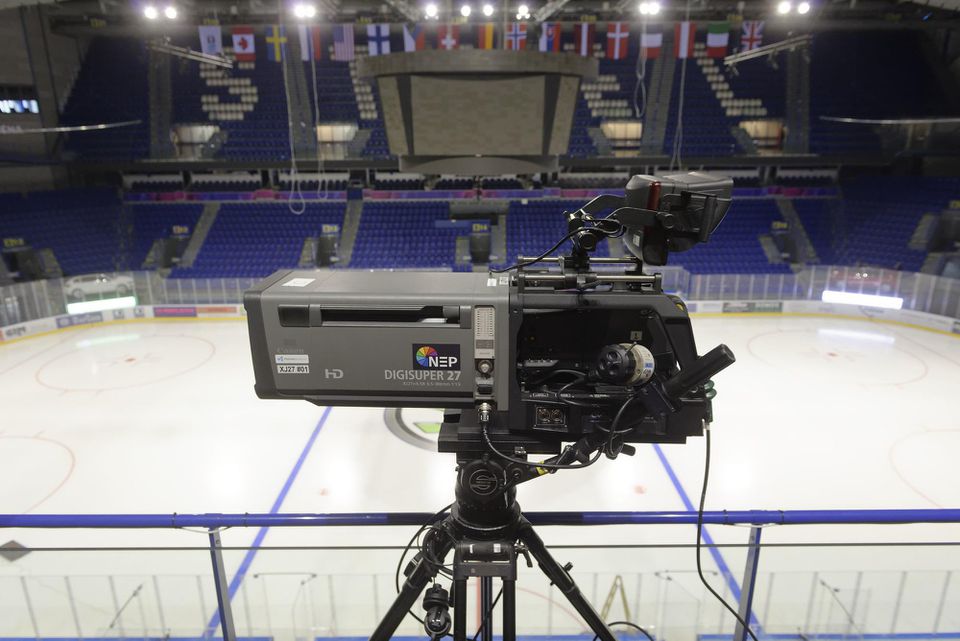 Hlavná prenosová televízna kamera počas prehliadky Steel arény v Košiciach pred IIHF majstrovstvami sveta (MS) 2019 v ľadovom hokeji.