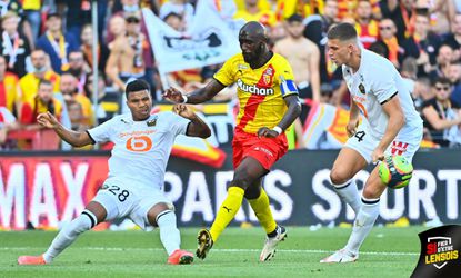 Futbalisti Lens zdolali obhajcu titulu z Lille a naďalej sú bez prehry