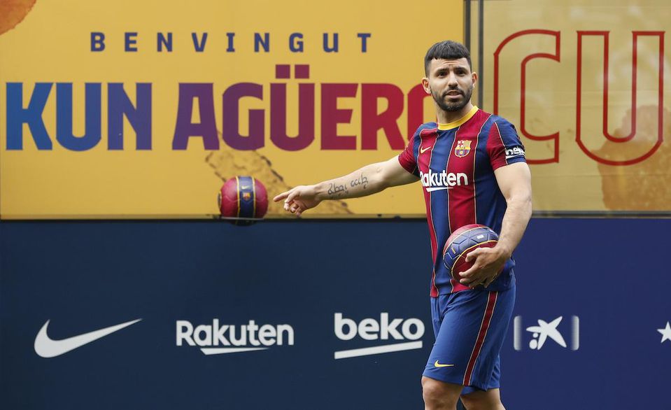 Argentínsky futbalista Sergio Agüero prestúpil z Manchestru City do FC Barcelona.