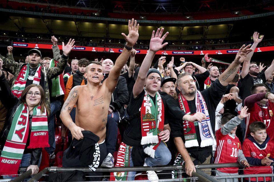 Maďarskí futbalová fanúšikovia vo Wembley.