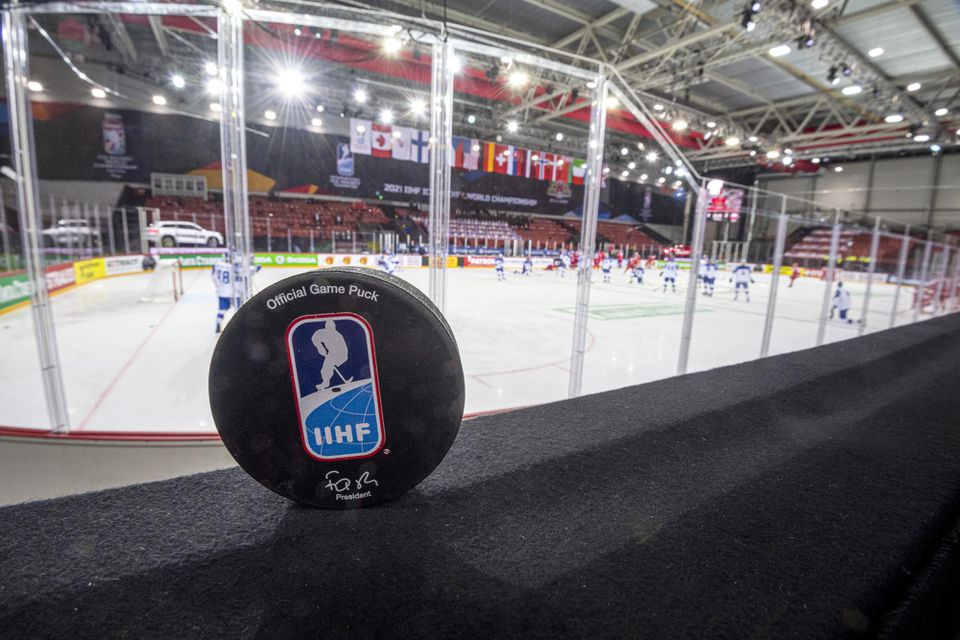 MS v hokeji 2021: puk s logom IIHF