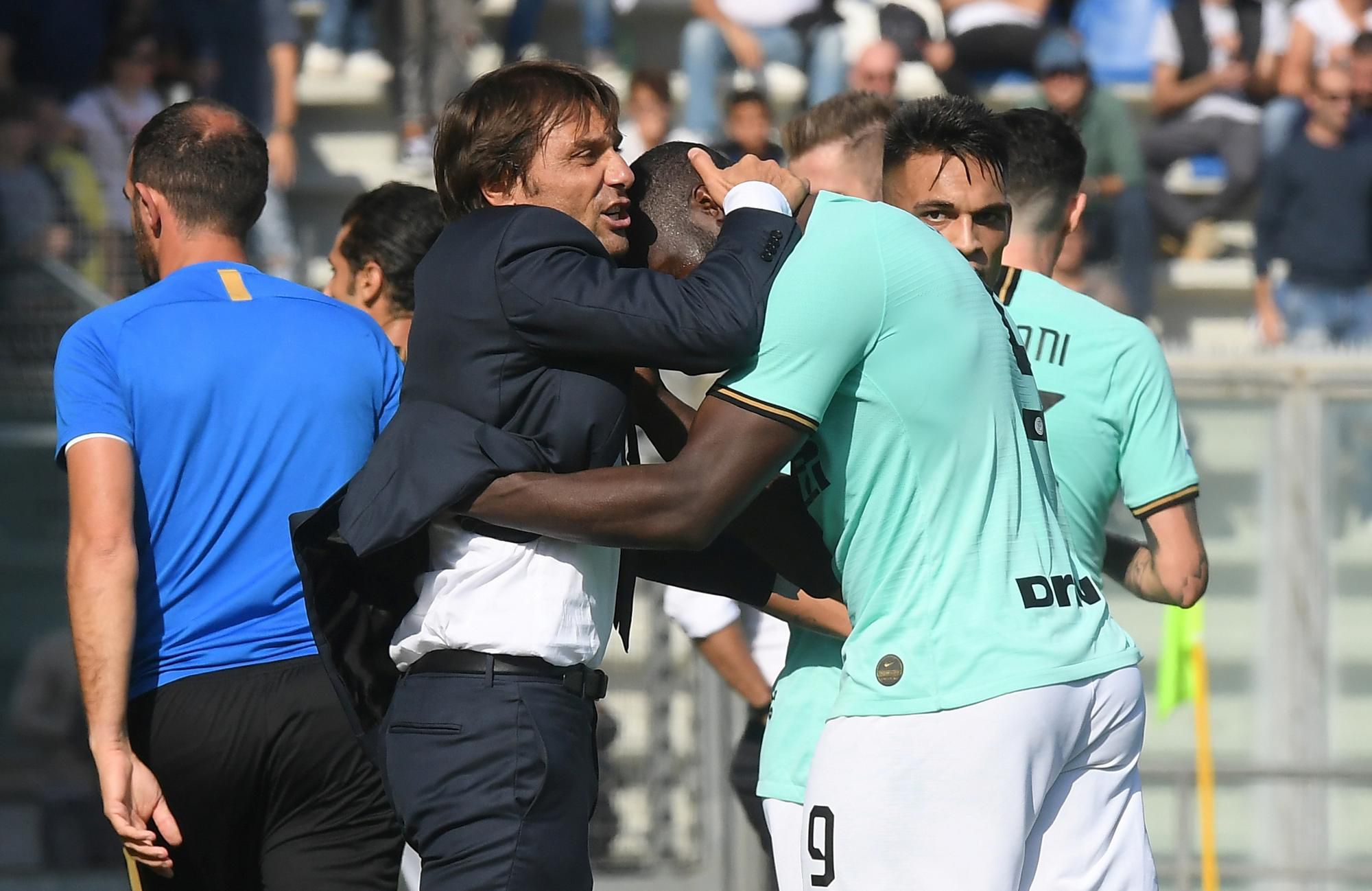 Tréner Interu Miláno Antonio Conte a Romelu Lukaku