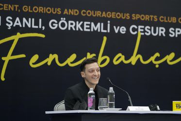 Özil si prestupom do Fenerbahce splnil detský sen. Po 15 zápasoch je nespokojný a chce odísť