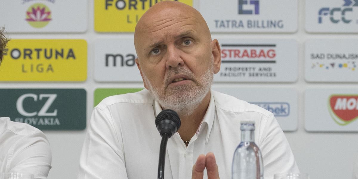 Majiteľ klubu FK DAC 1904 Dunajská Streda Oszkár Világi počas tlačovej konferencie.
