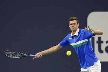 ATP Metz: Hurkacz aj Giron postúpili do štvrťfinále, Chačanov končí