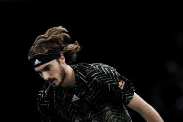 ATP Paríž: Tsitsipas skrečoval v 2. kole. V úvode turnaja končí aj Rubľov