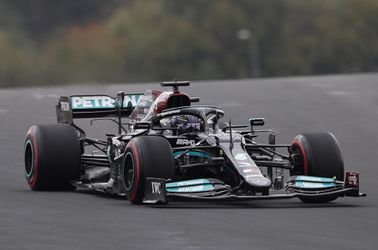 Veľká cena Turecka: Verstappen v kvalifikácii nestačil na Mercedesy, Hamilton minimalizoval straty