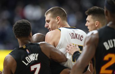 Najužitočnejší hráč minulej sezóny NBA Nikola Jokič dostal dištanc