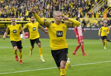 Haaland dvomi gólmi režíroval triumf Dortmundu, Hertha s Pekaríkom víťazne