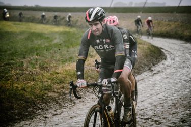 Paríž-Roubaix: Peter Sagan dnes pocítil peklo severu, v extrémnych podmienkach nemal šancu na úspech