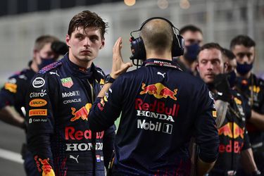 Názor: Verstappen si v Abú Zabí pôjde po haváriu. Ako dopadne neskutočná sezóna F1?