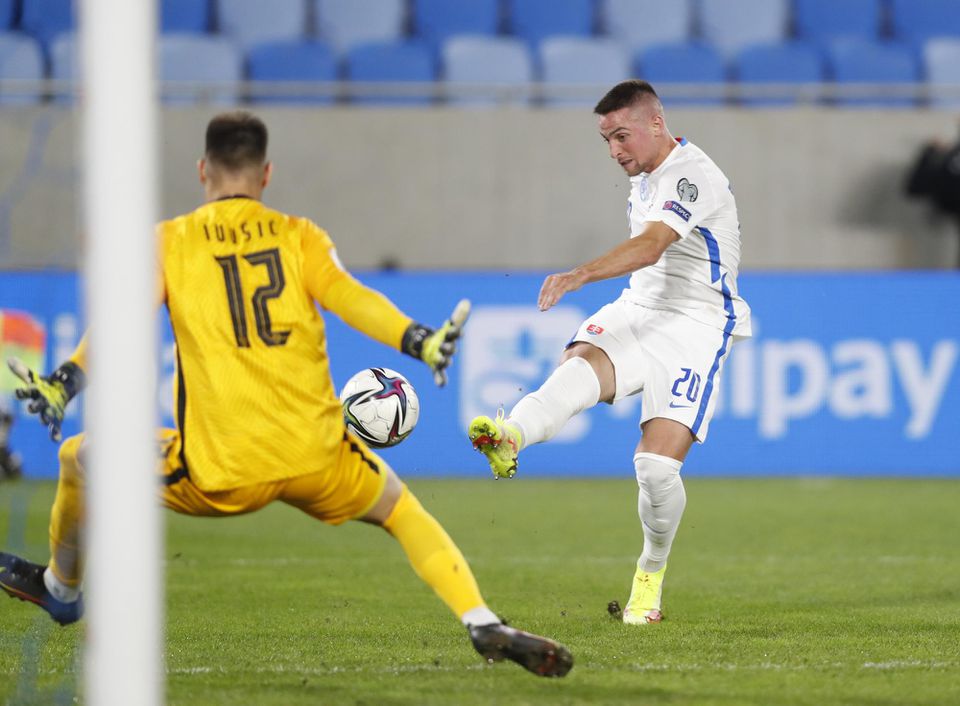Róbert Mak v gólovej šanci, Slovensko - Chorvátsko (kvalifikácia MS 2022)