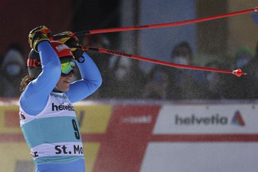 Talianky prekvapivo ovládli nedeľné super-G v St. Moritzi, Shiffrinová opäť na pódiu