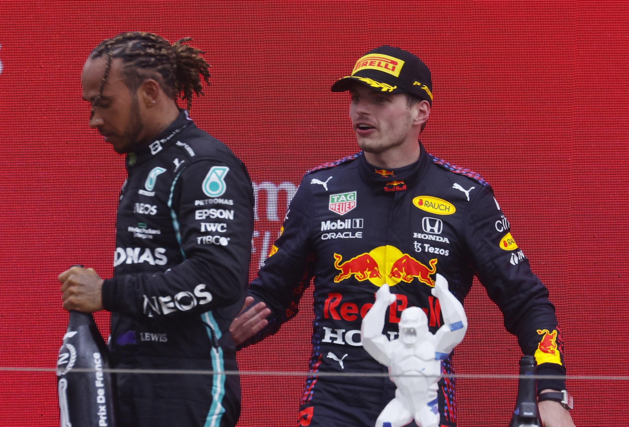 Lewis Hamilton a Max Verstappen