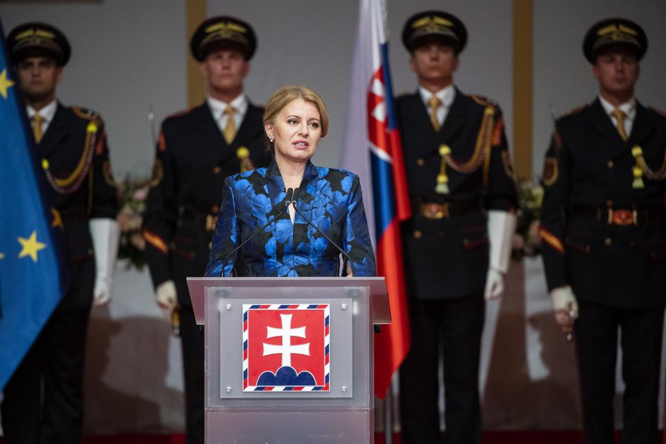 Zuzana Čaputová počas slávnostného ceremoniálu udeľovania štátnych vyznamenaní