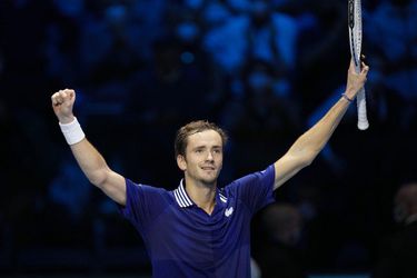 ATP Finals: Daniil Medvedev je v semifinále, Jannik Sinner zdolal Hurkacza