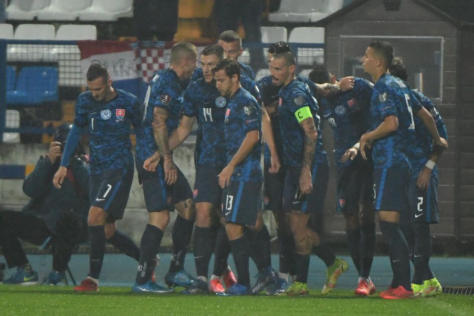 Chorvátsko - Slovensko: Slovenskí futbalisti sa tešia po strelení úvodného gólu na 0:1