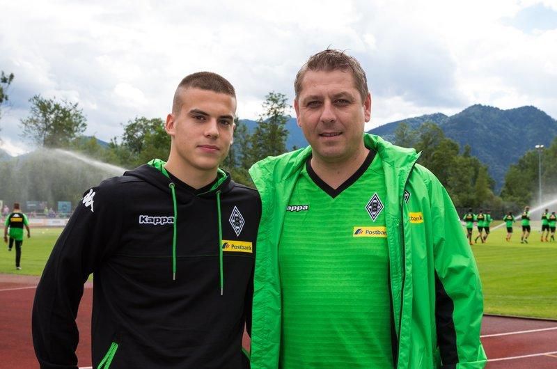 László Bénes a Igor Demo v Borussii Mönchengladbach