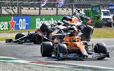 Dramatickú Veľkú cenu Talianska poznačila nehoda rivalov, fantastické double McLarenu
