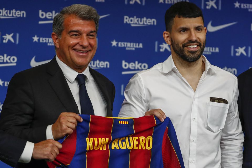 Argentínsky futbalista Sergio Agüero prestúpil z Manchestru City do FC Barcelona.