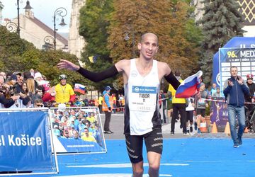 Tibor Sahajda suverénne zvíťazil na 1. ročníku košického polmaratónu