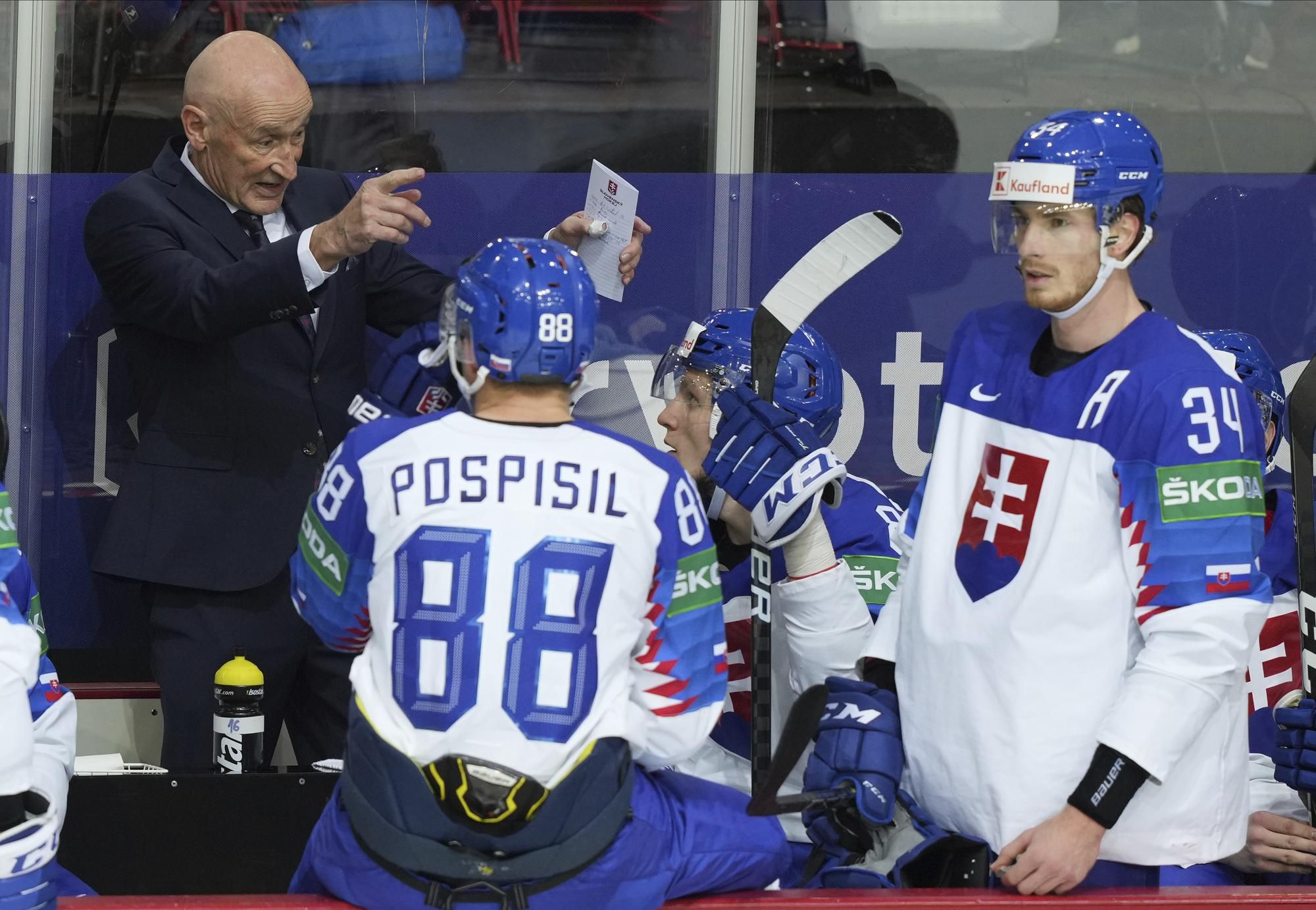 MS v hokeji 2021: Veľká Británia - Slovensko: tréner Craig Ramsay a hráči Slovenska