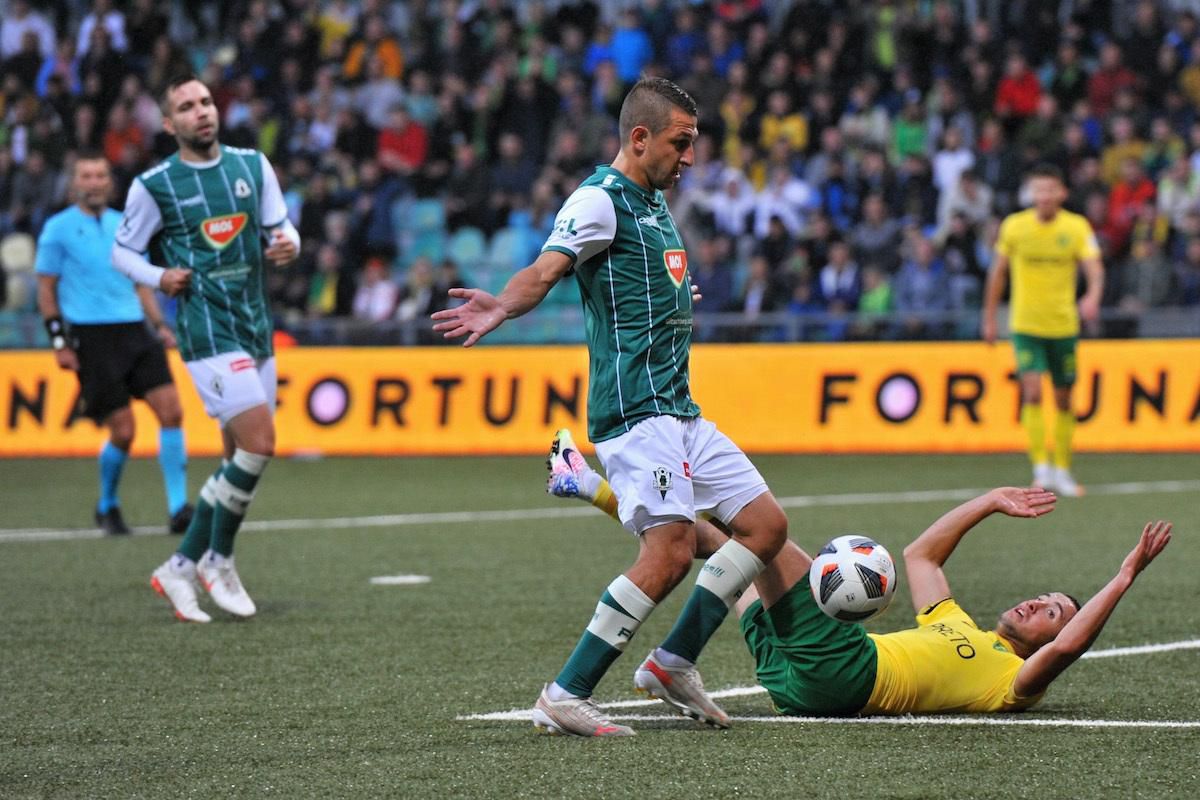 Vahan Bičachčjan (MŠK Žilina) a Jan Krob (FK Jablonec).