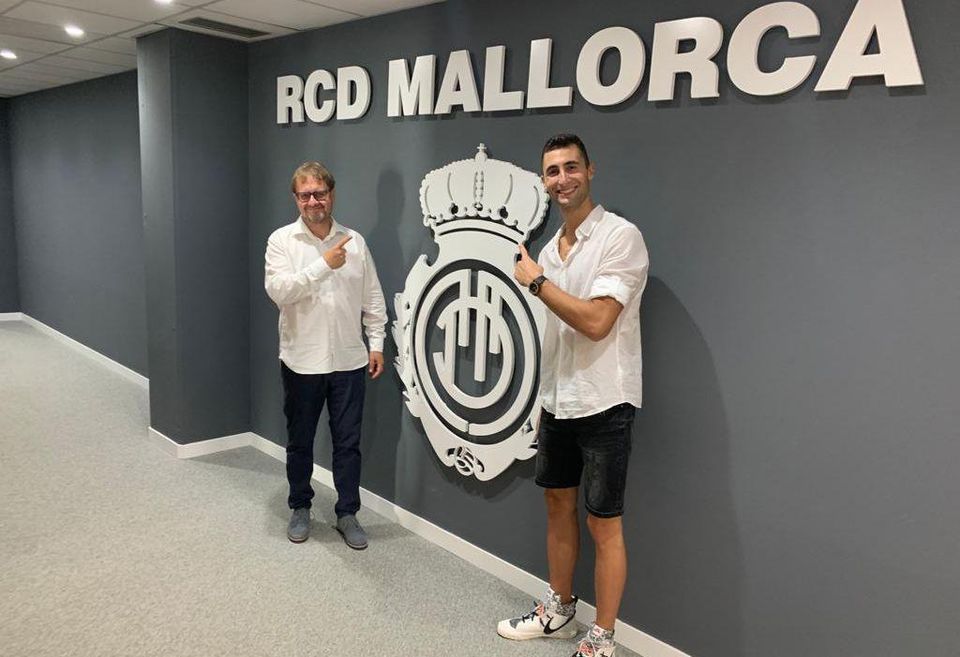 Roman Vojtek zo Stars&Friends a Dominik Greif po prestupe do RCD Mallorca