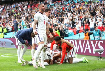 EURO 2020: Celé Anglicko je na nohách. Po víťazstve nad odvekým rivalom si zahrá vo štvrťfinále