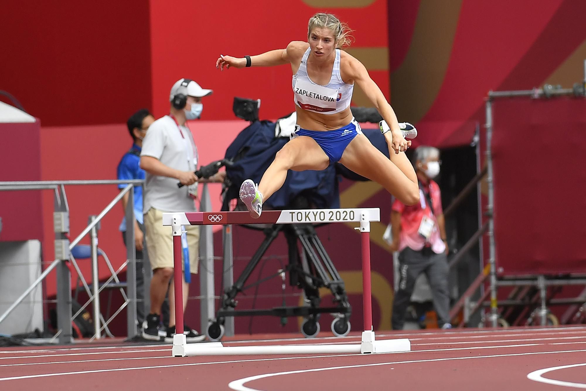 Slovenská atlétka Emma Zapletalová v kvalifikácii na 400 metrov prekážok