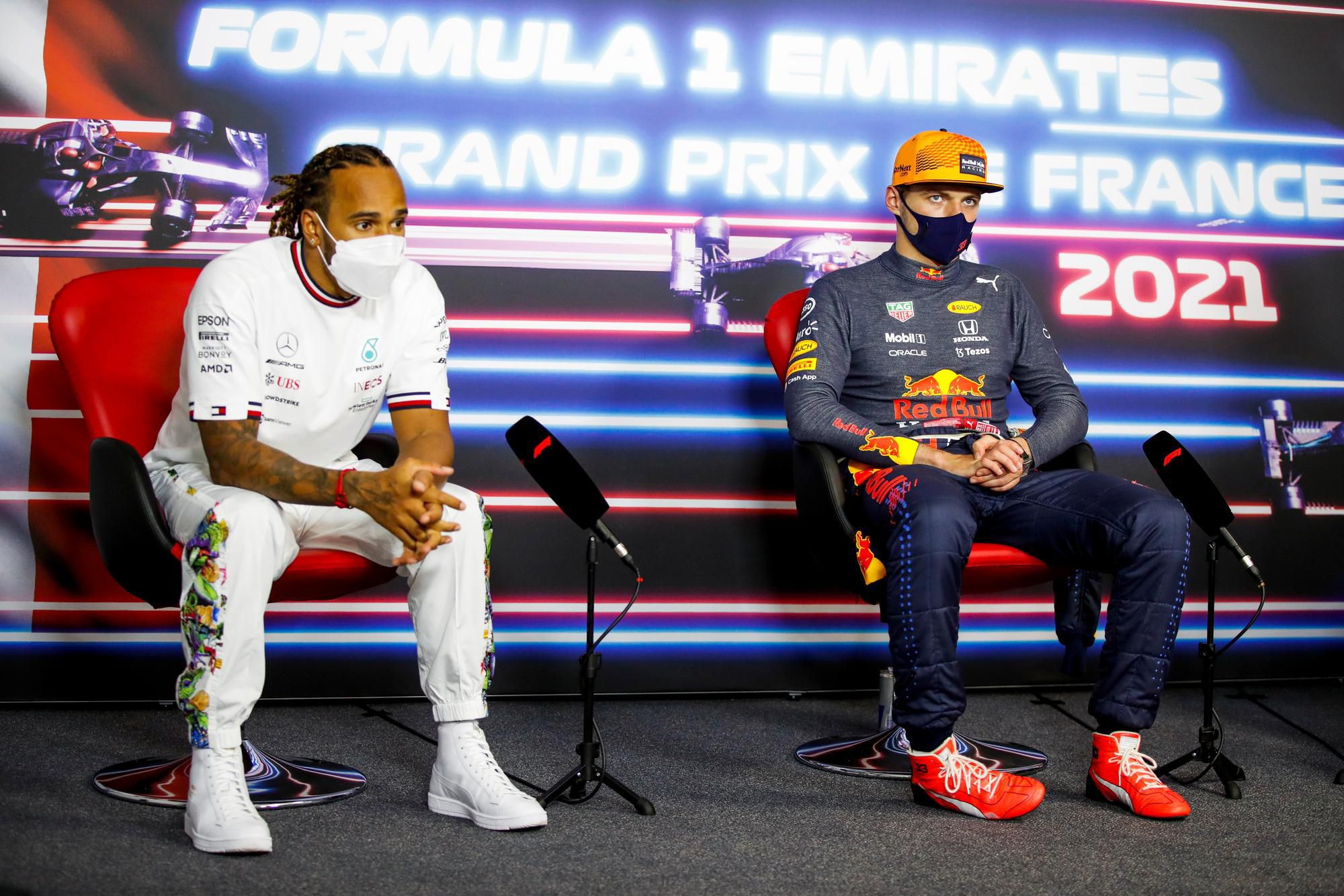 Lewis Hamilton a Max Verstappen