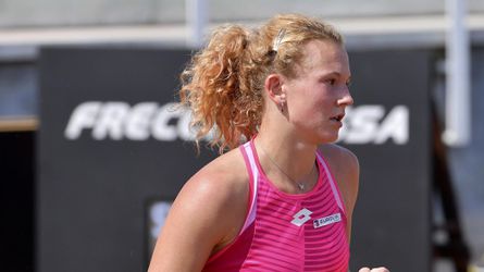 WTA Montreal: Kateřina Siniaková nezaváhala a postúpila do 2. kola, Muchová vypadla po prehre s Dodinovou