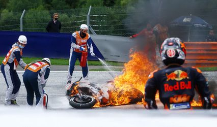 Mohutné plamene zasiahli Red Bull Ring, preteky MotoGP poznačila vážna nehoda