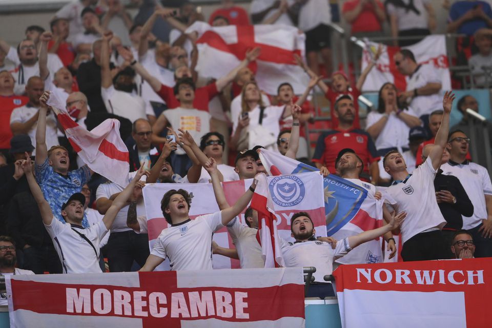 Anglickí fanúšikovia počas EURO 2020