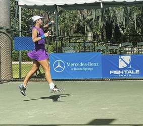 WTA Charleston: Lepchenková a Loebová postúpili do finále